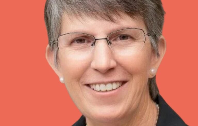 Becky Halstead headshot