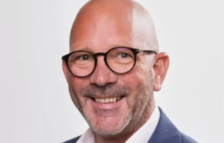 Ian Bell headshot