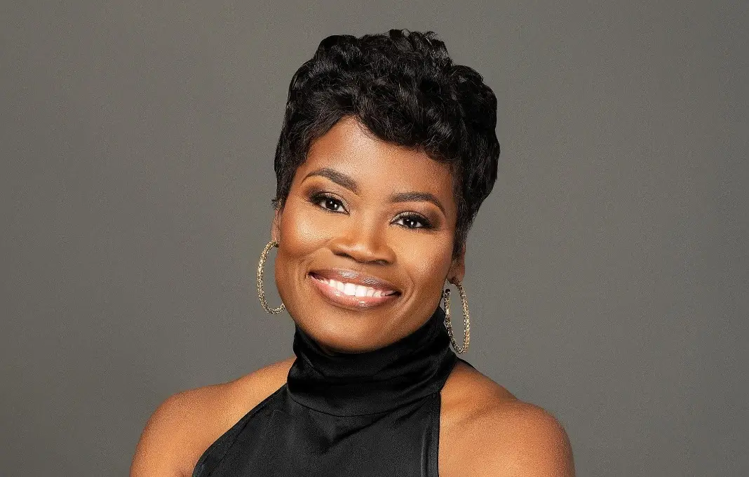 Tanya Hart headshot