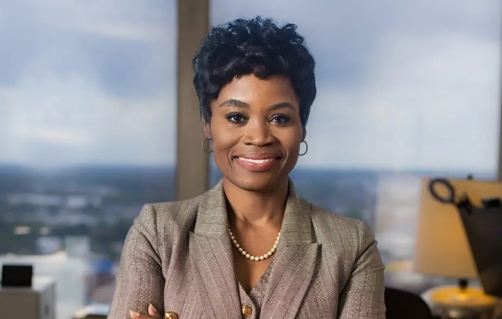 Tanya Hart headshot