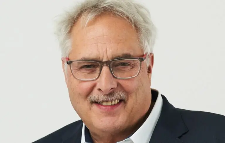 Doug Stephen headshot