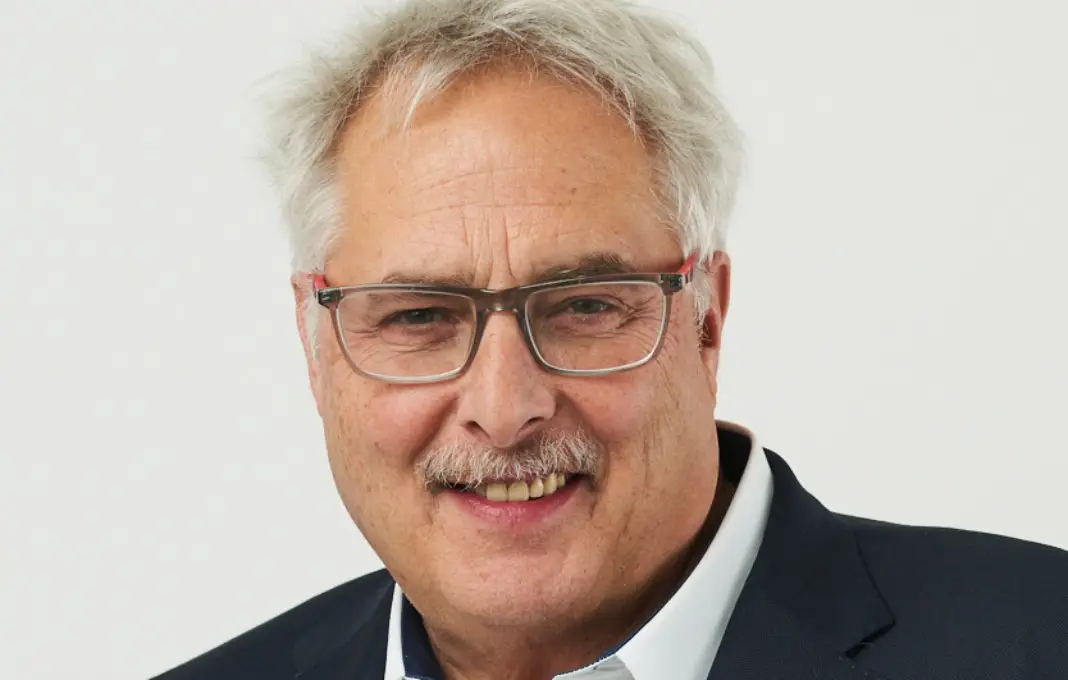 Doug Stephen headshot